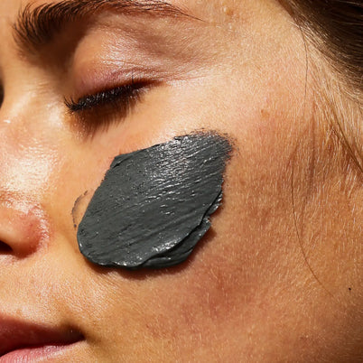 ACTIVE CHARCOAL CLEANSING FACE MASK